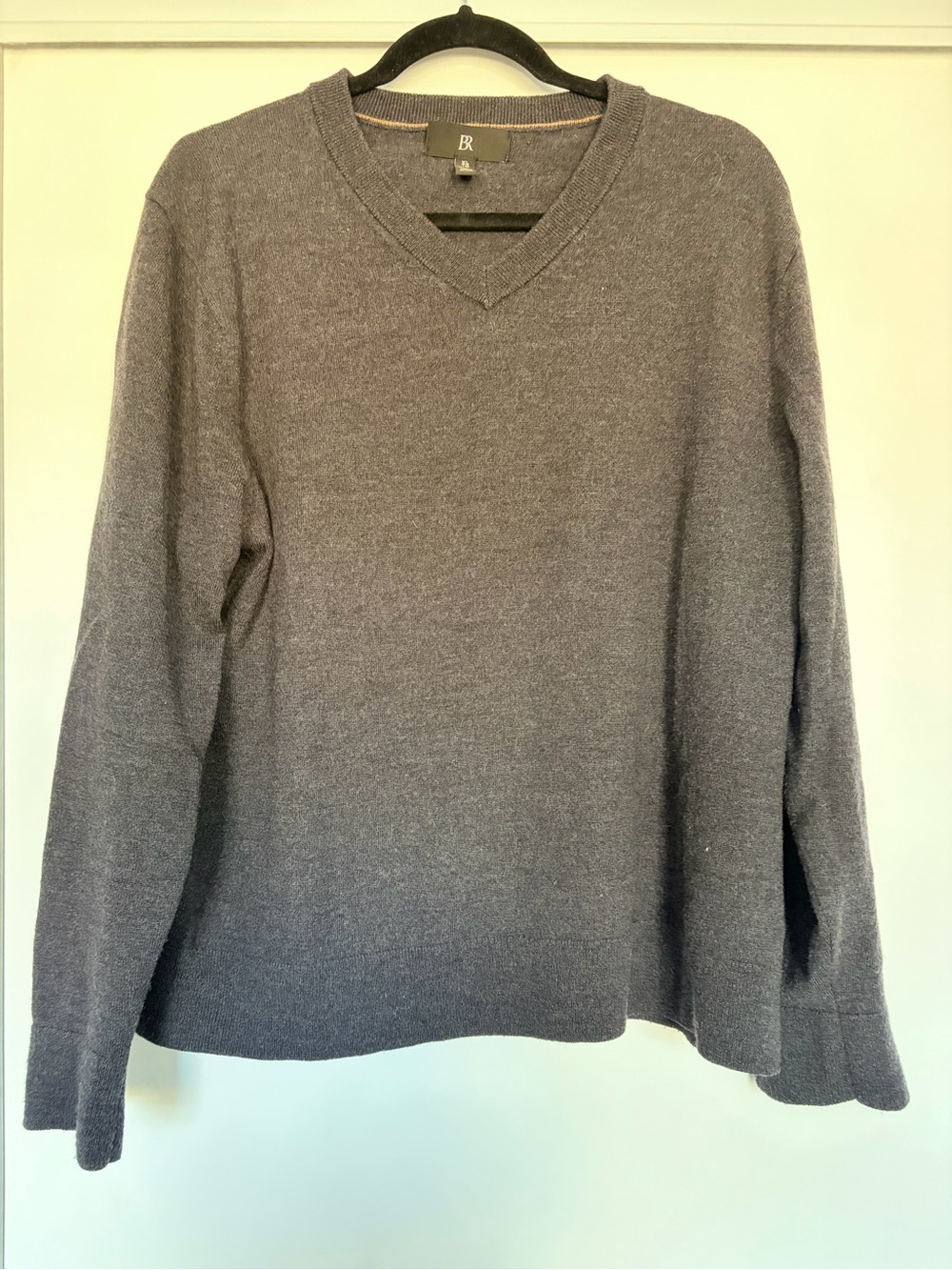 Banana Republic Men's V-Neck Sweater in Charcoal Gray - 100% Extra Fine Merino